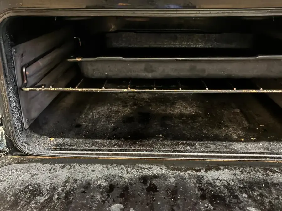 Oven before cleaning